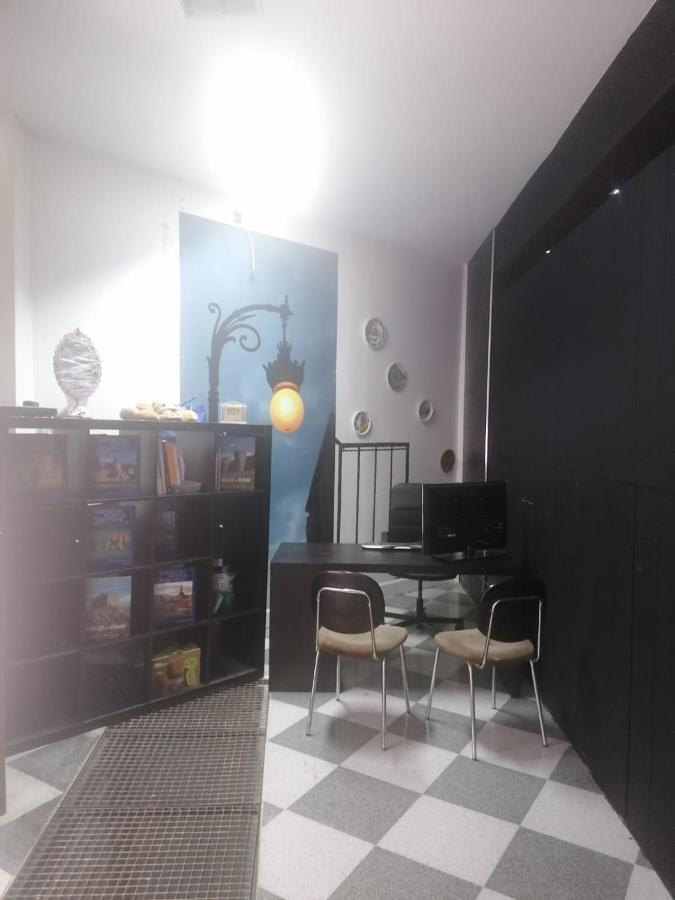 Hostal Casa Rosa Madrid Buitenkant foto
